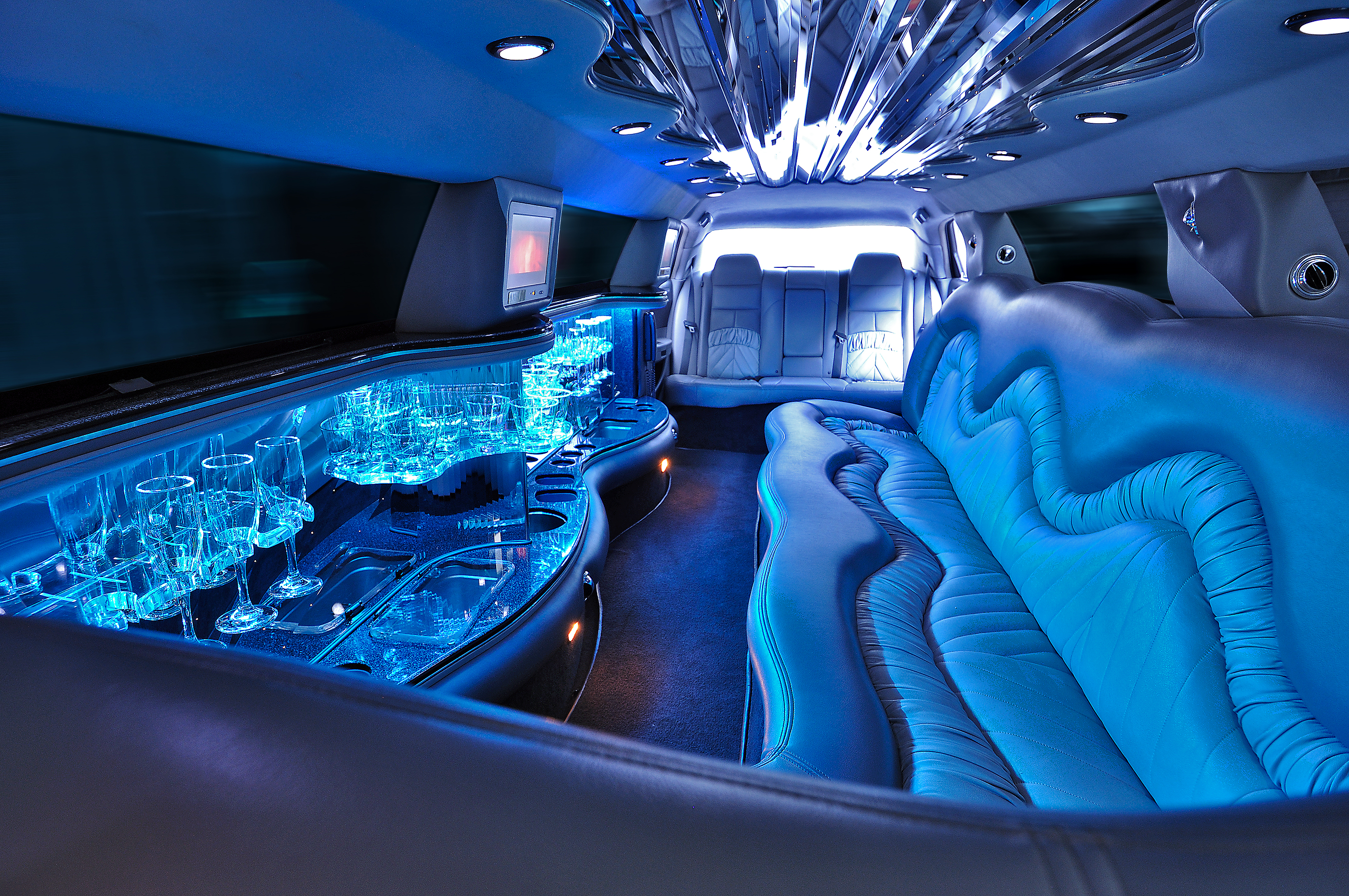 Limo Service Long Beach, CA: Luxurious Rides for Every Occasion